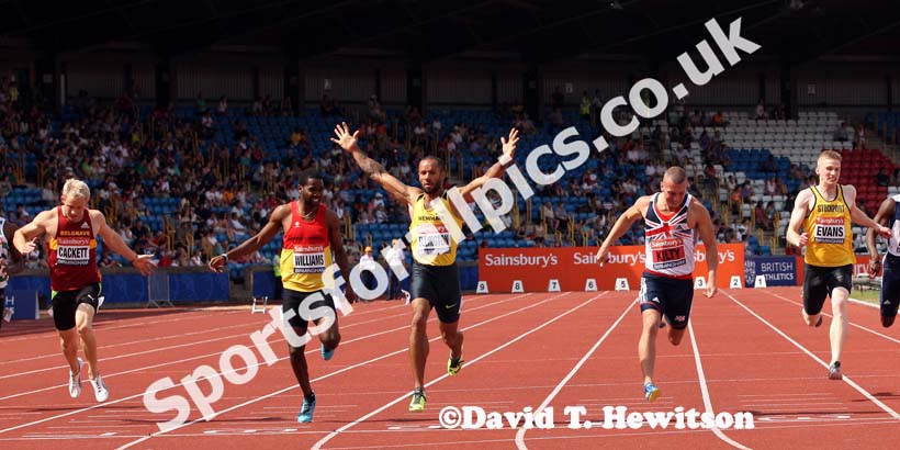 Richard Kilty (Gateshead) finished 2nd to James Ellington in the 200 metres.